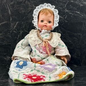 IDEAL TOY CORP K-21-L-1 Kissy Doll 1960’s with Quilted Dress